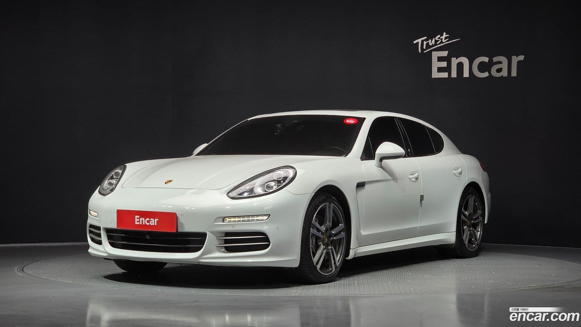 Main__Slider__Photo:Panamera Porsche 2016.2-0