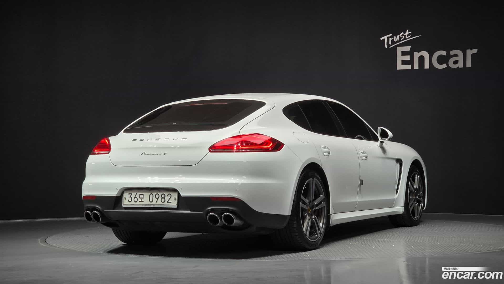 Panamera Porsche 2016.2-OUTER-002