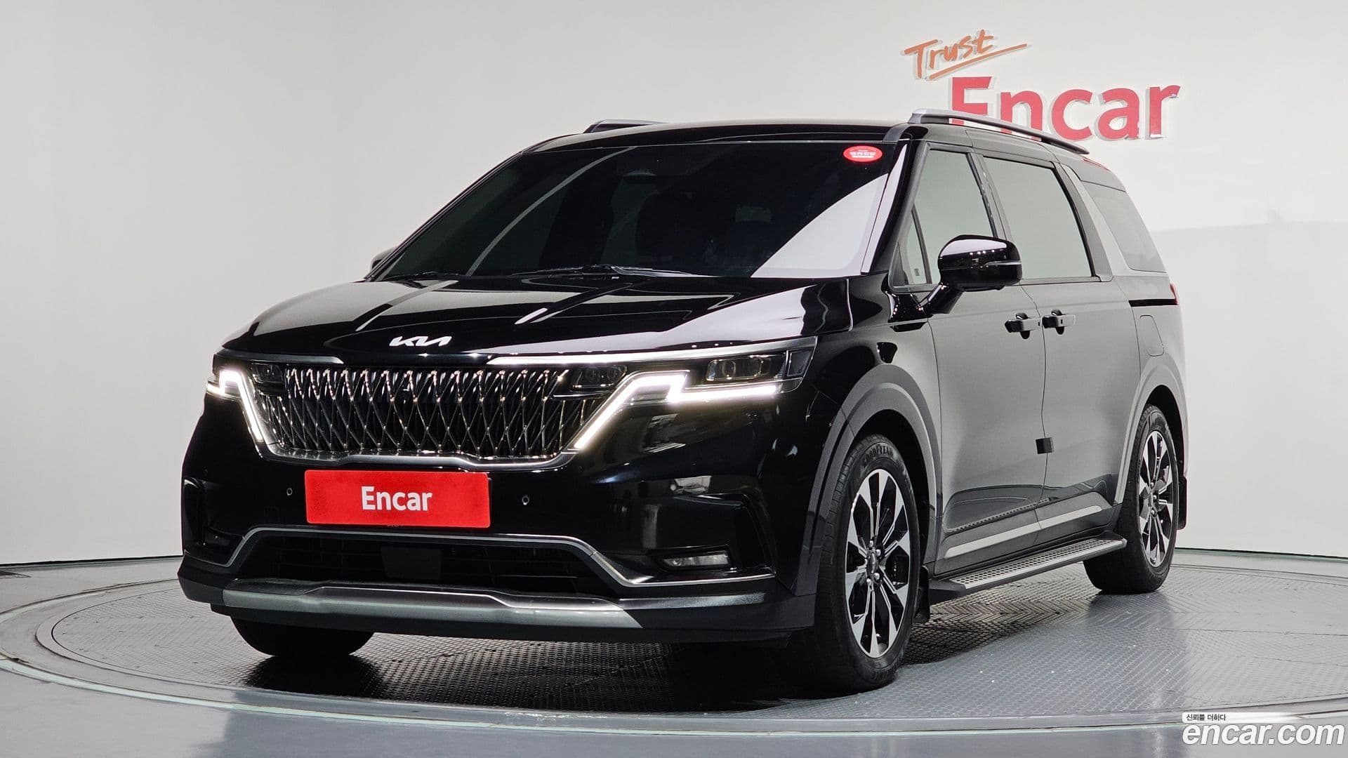 Main__Slider__Photo:Canival Kia 2023.4-0