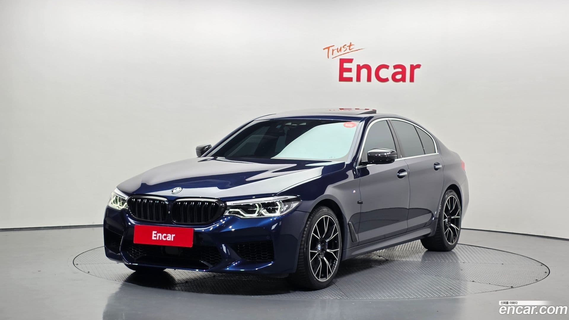 Main__Slider__Photo:5-Series BMW 2018.3-0