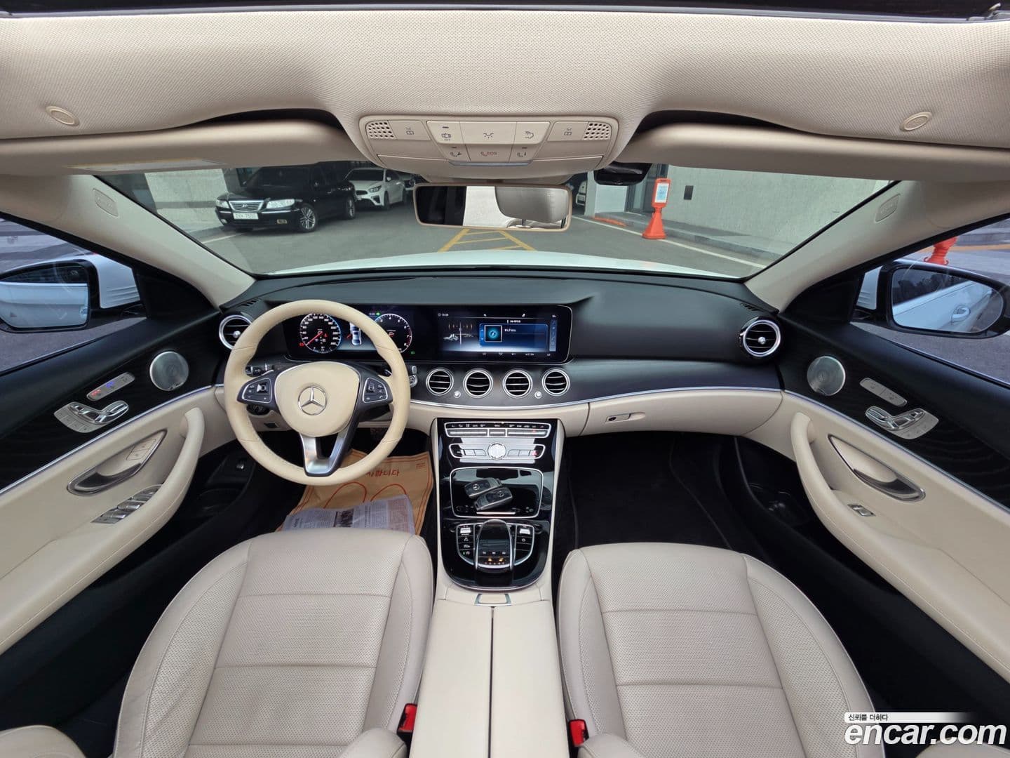Main__Slider__Photo:E-Class Mercedes-Benz 2018.7-0