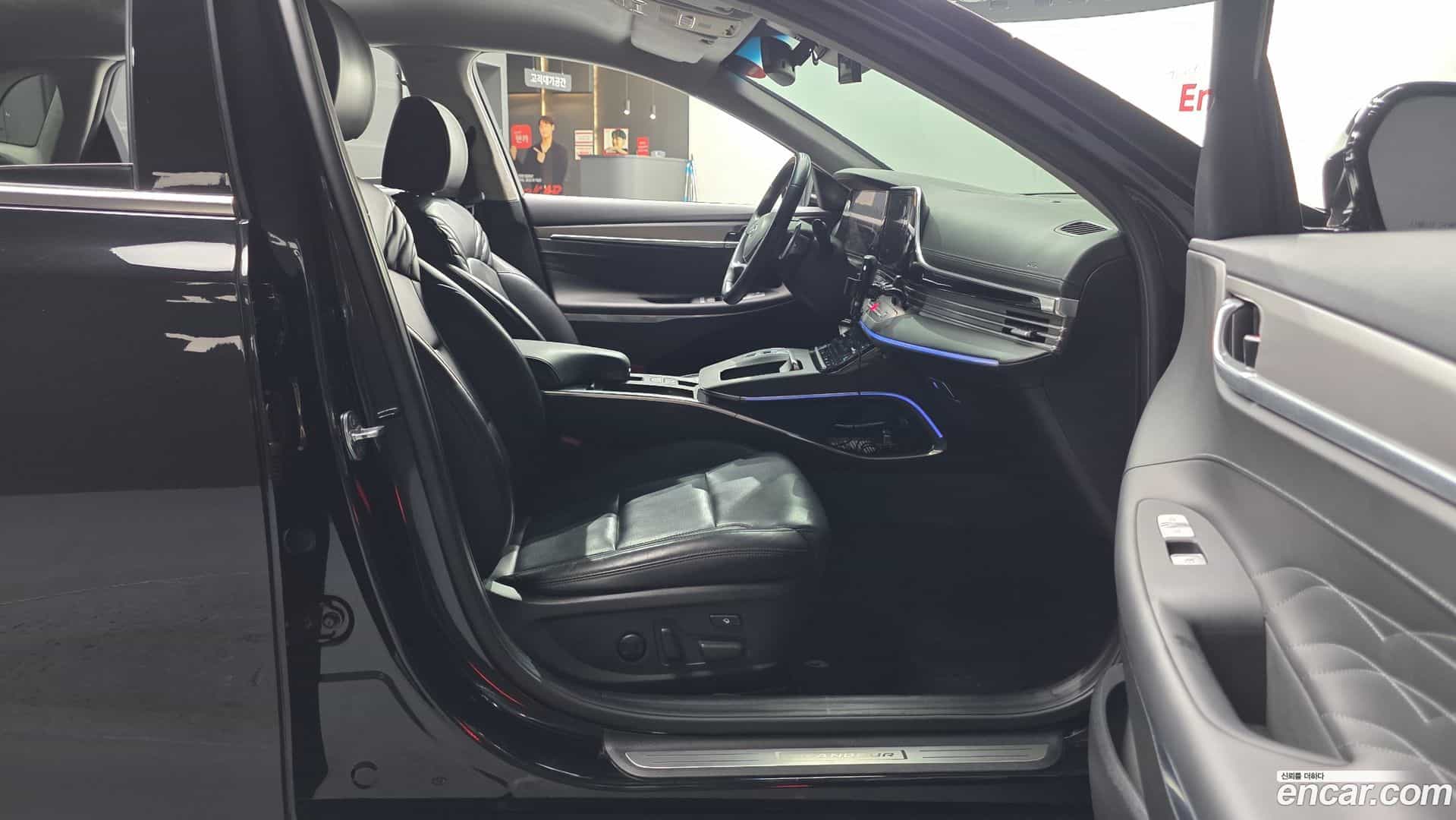 Grandeur Hyundai 2021.4-OPTION-015