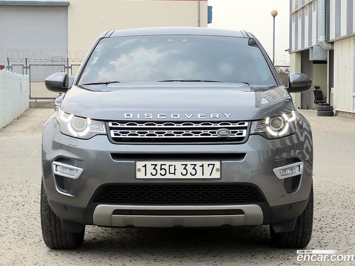 Main__Slider__Photo:Discovery Sport Land Rover 2018.2-0