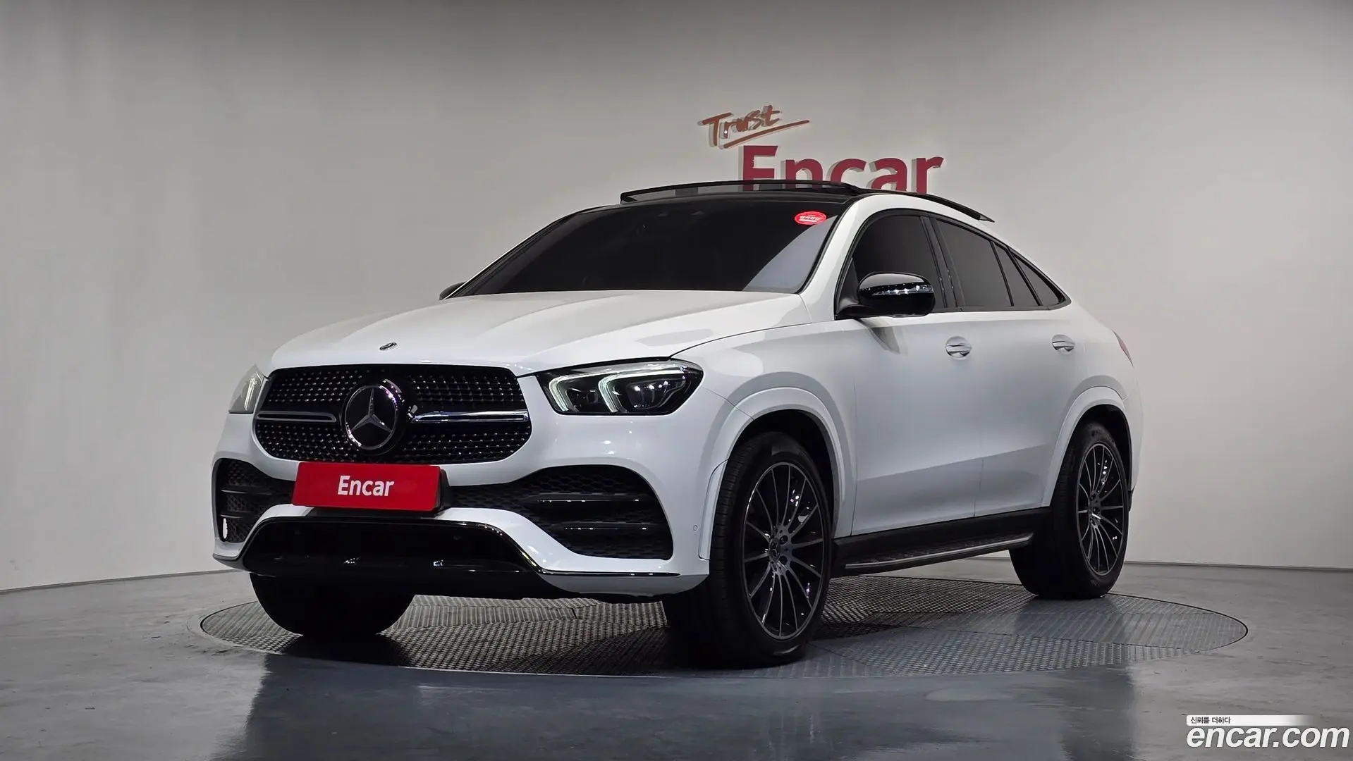 Main__Slider__Photo:GLE-Class Mercedes-Benz 2022.7-0