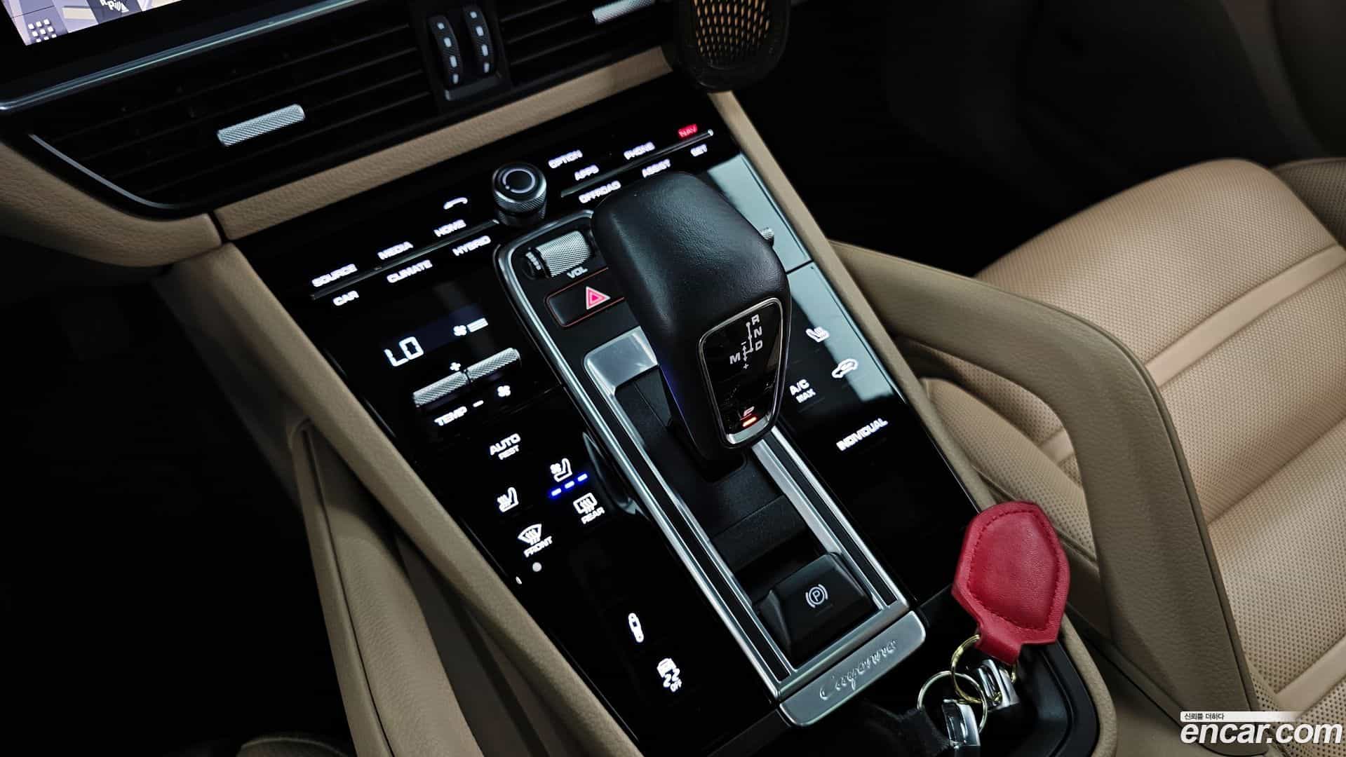Cayenne Porsche 2021.8-INNER-009