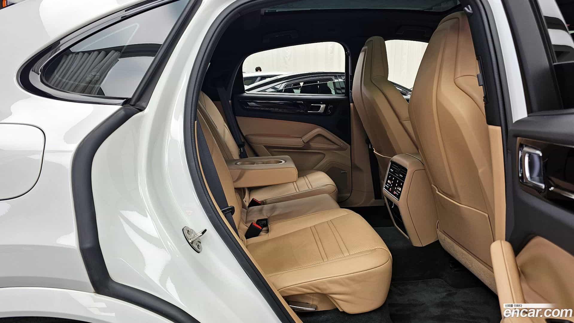 Cayenne Porsche 2021.8-OPTION-016