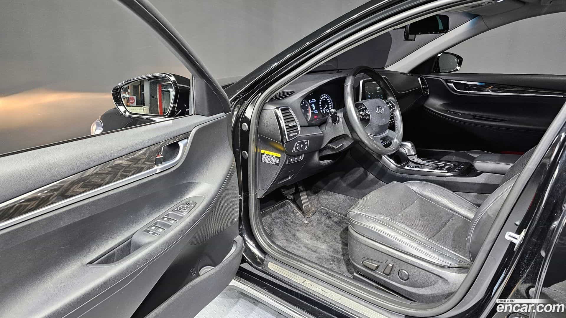 Grandeur Hyundai 2018.7-INNER-010