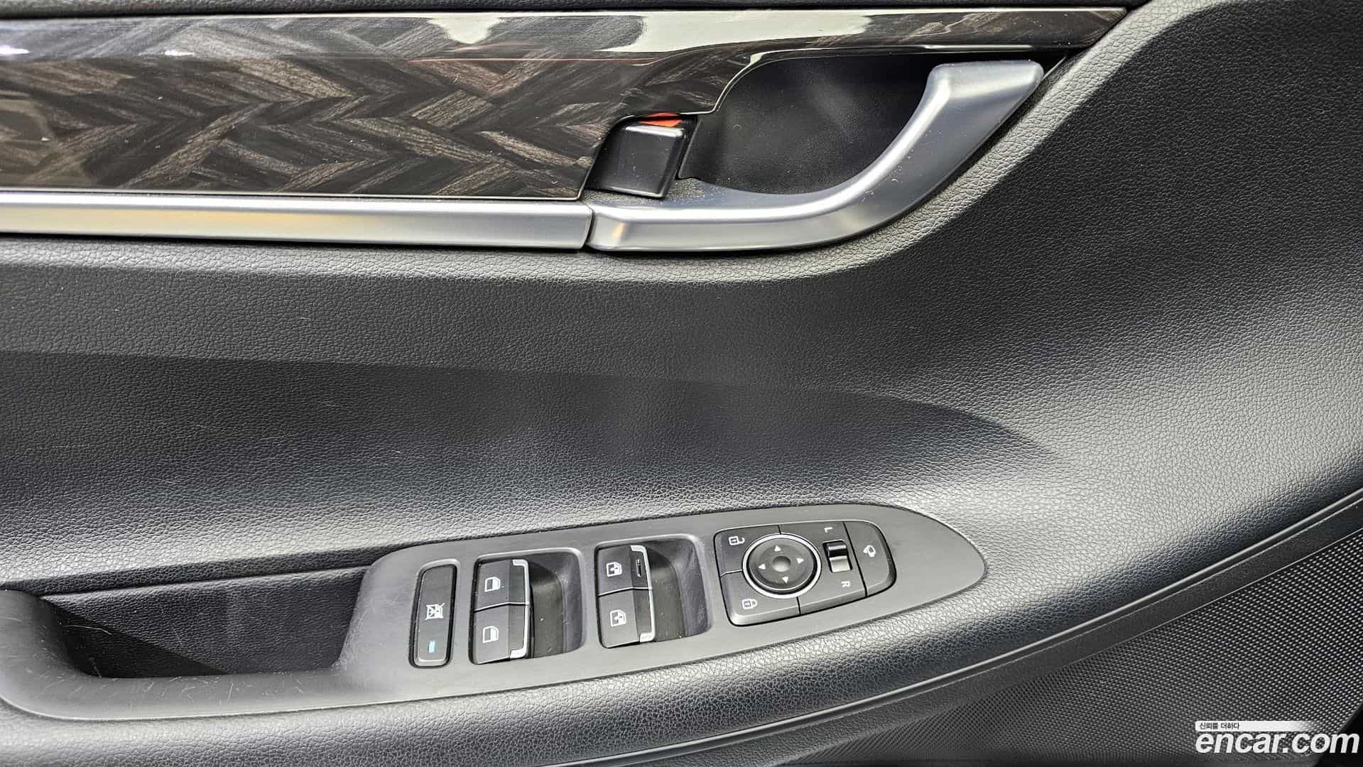 Grandeur Hyundai 2018.7-OPTION-018