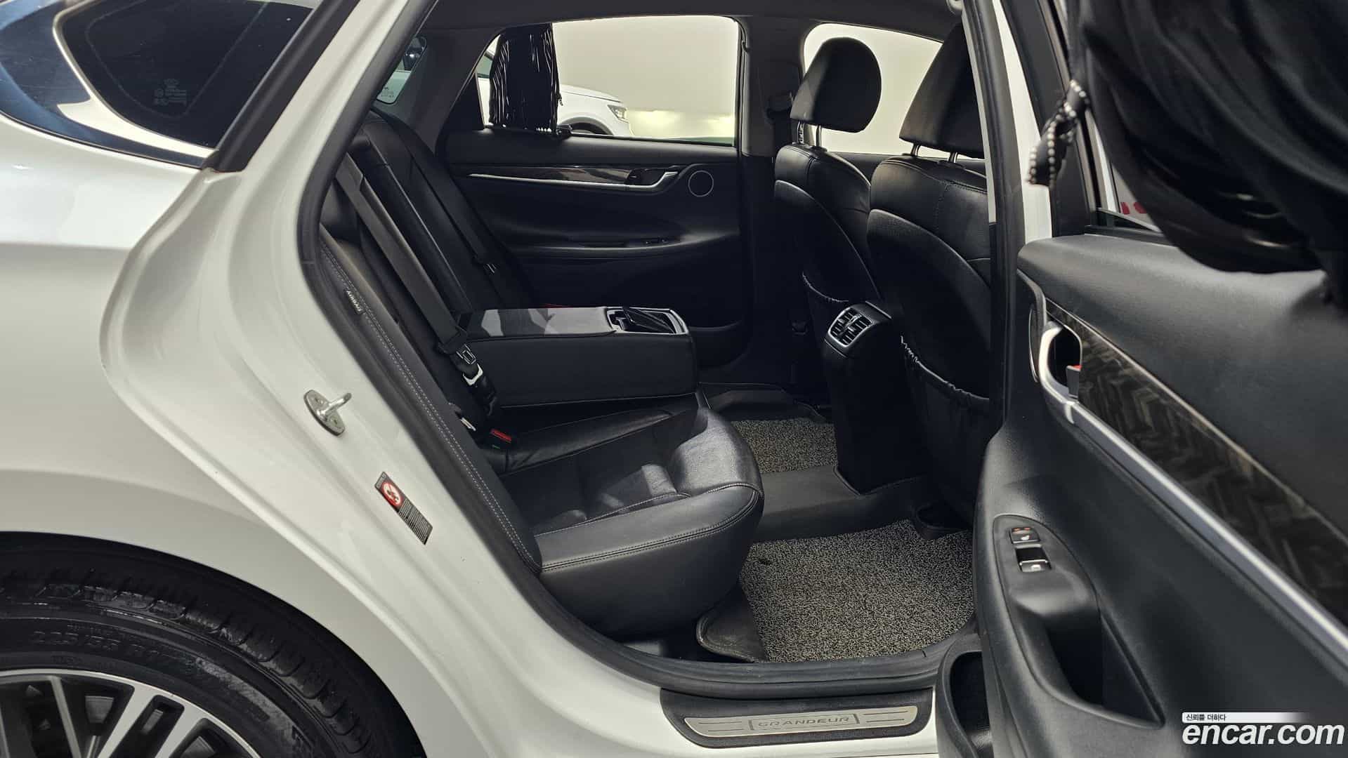 Grandeur Hyundai 2017.7-OPTION-016
