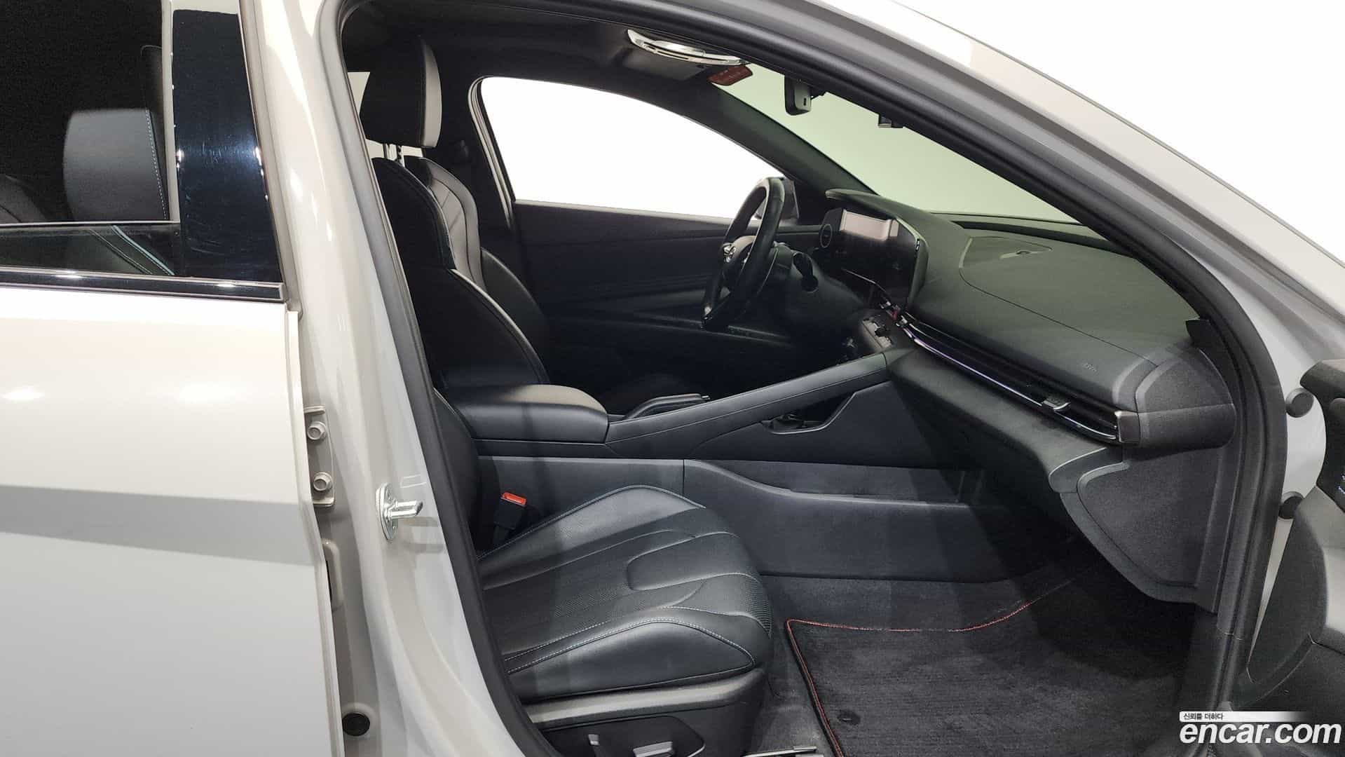 AVANTE Hyundai 2022.3-OPTION-015