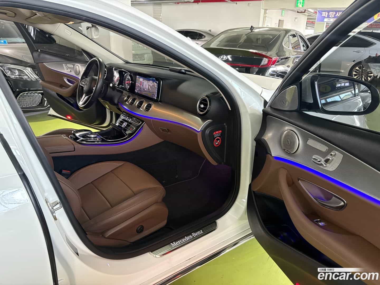 E-Class Mercedes-Benz 2019.7-OPTION-015