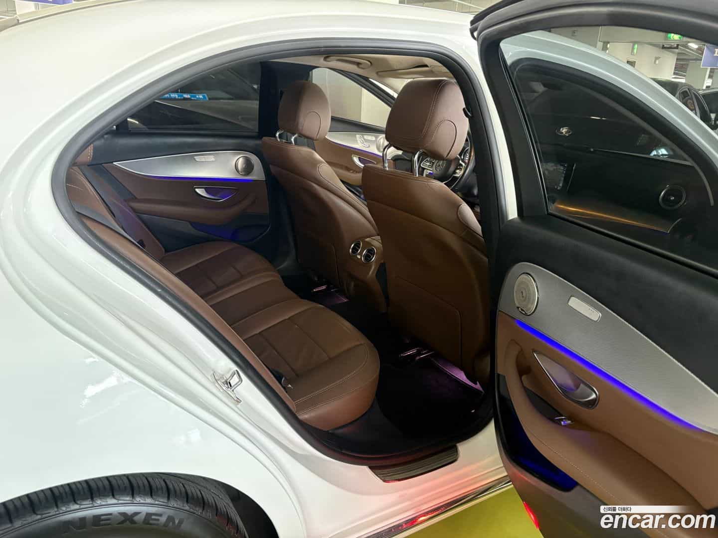 E-Class Mercedes-Benz 2019.7-OPTION-016