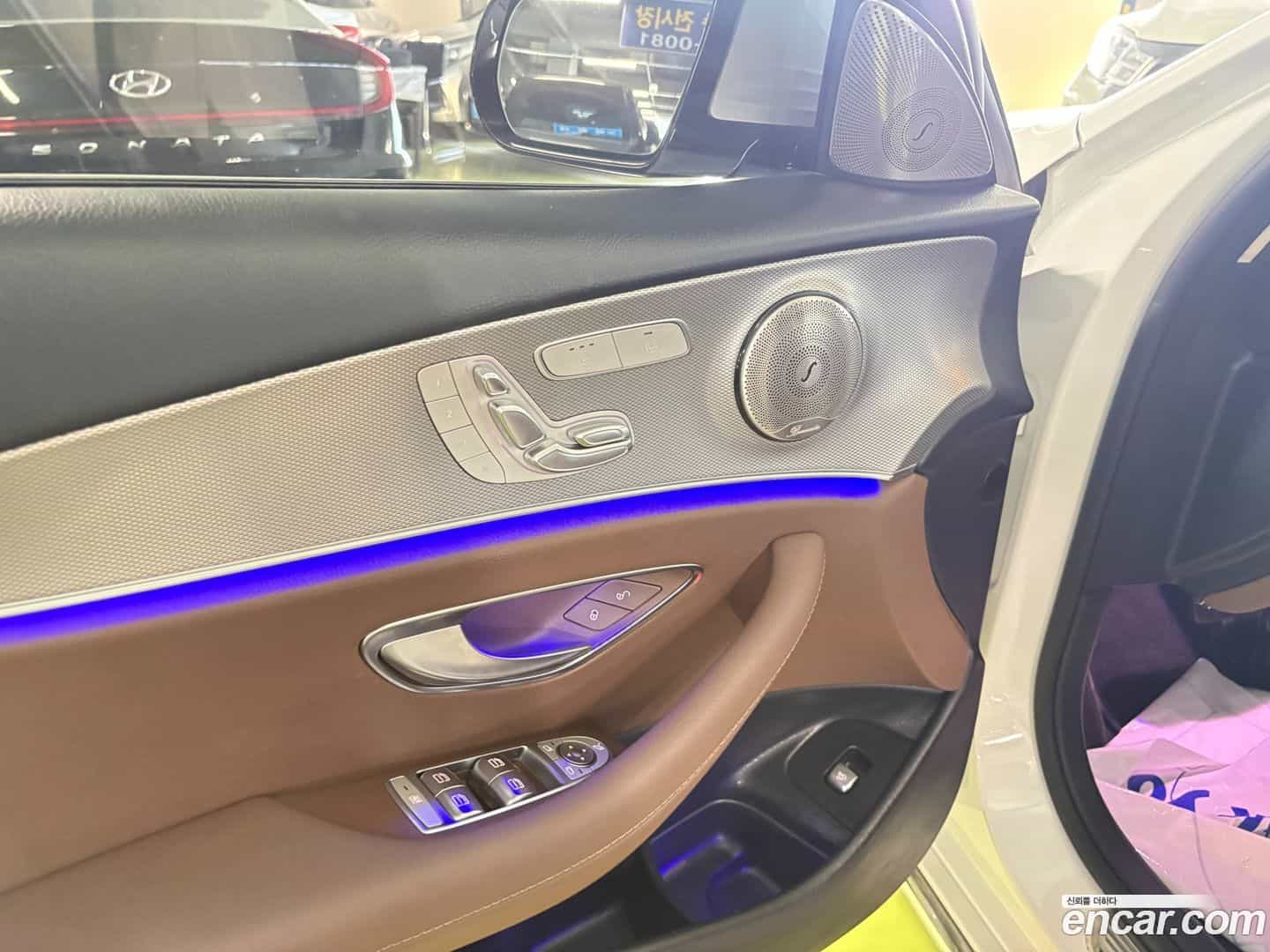 E-Class Mercedes-Benz 2019.7-OPTION-017