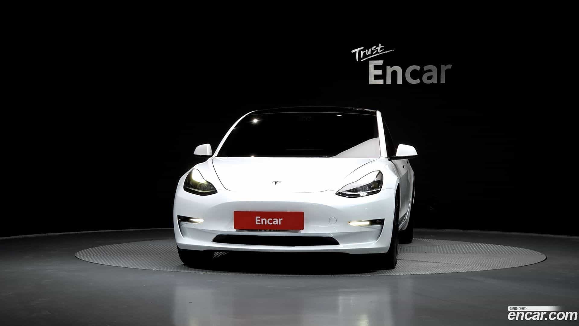 Model 3 Tesla 2022.2-OUTER-003
