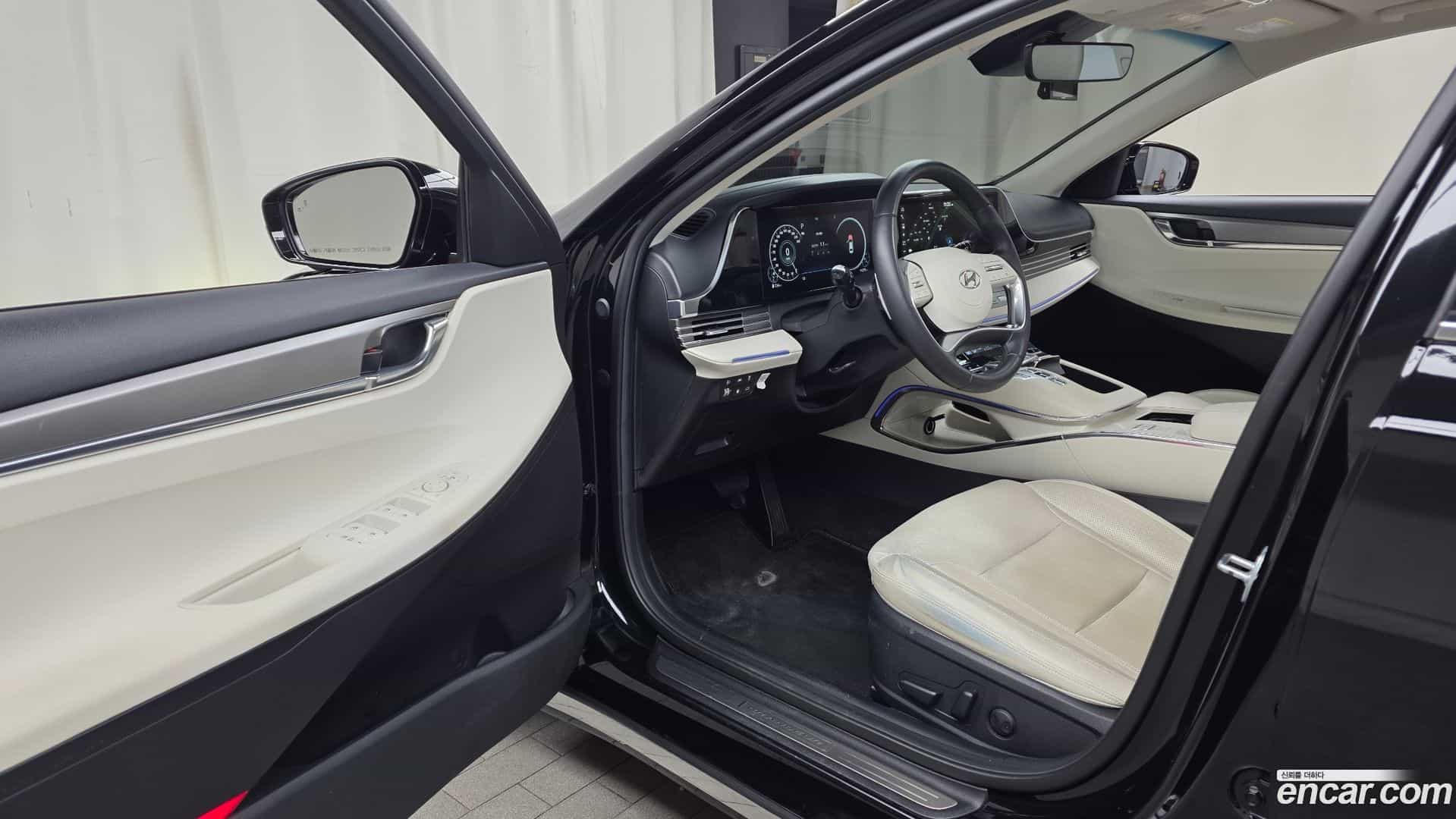 Grandeur Hyundai 2022.2-INNER-010