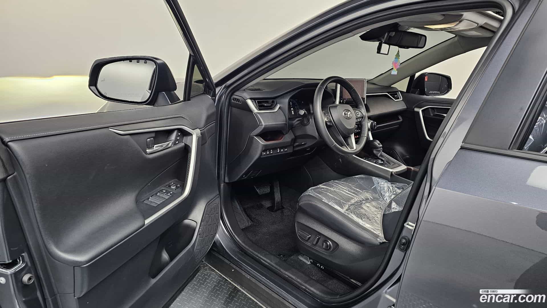 RAV4 Toyota 2024.2-INNER-010