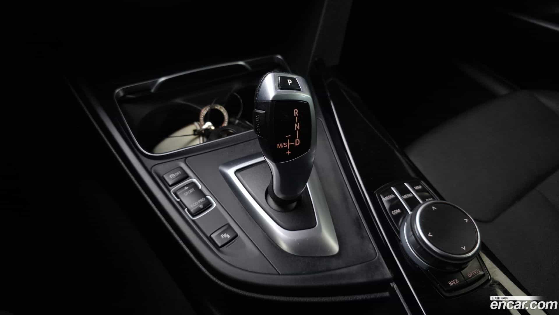 3-Series BMW 2018.2-INNER-009