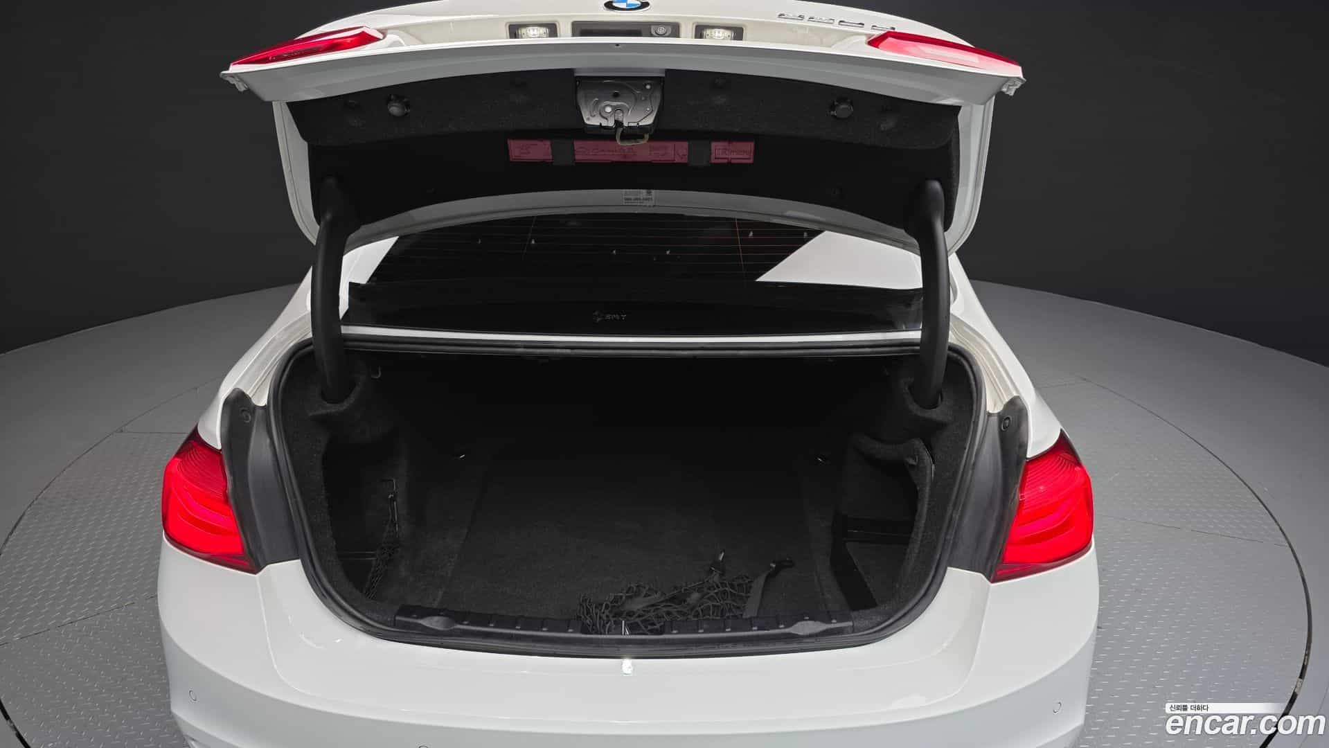 3-Series BMW 2018.2-OPTION-024