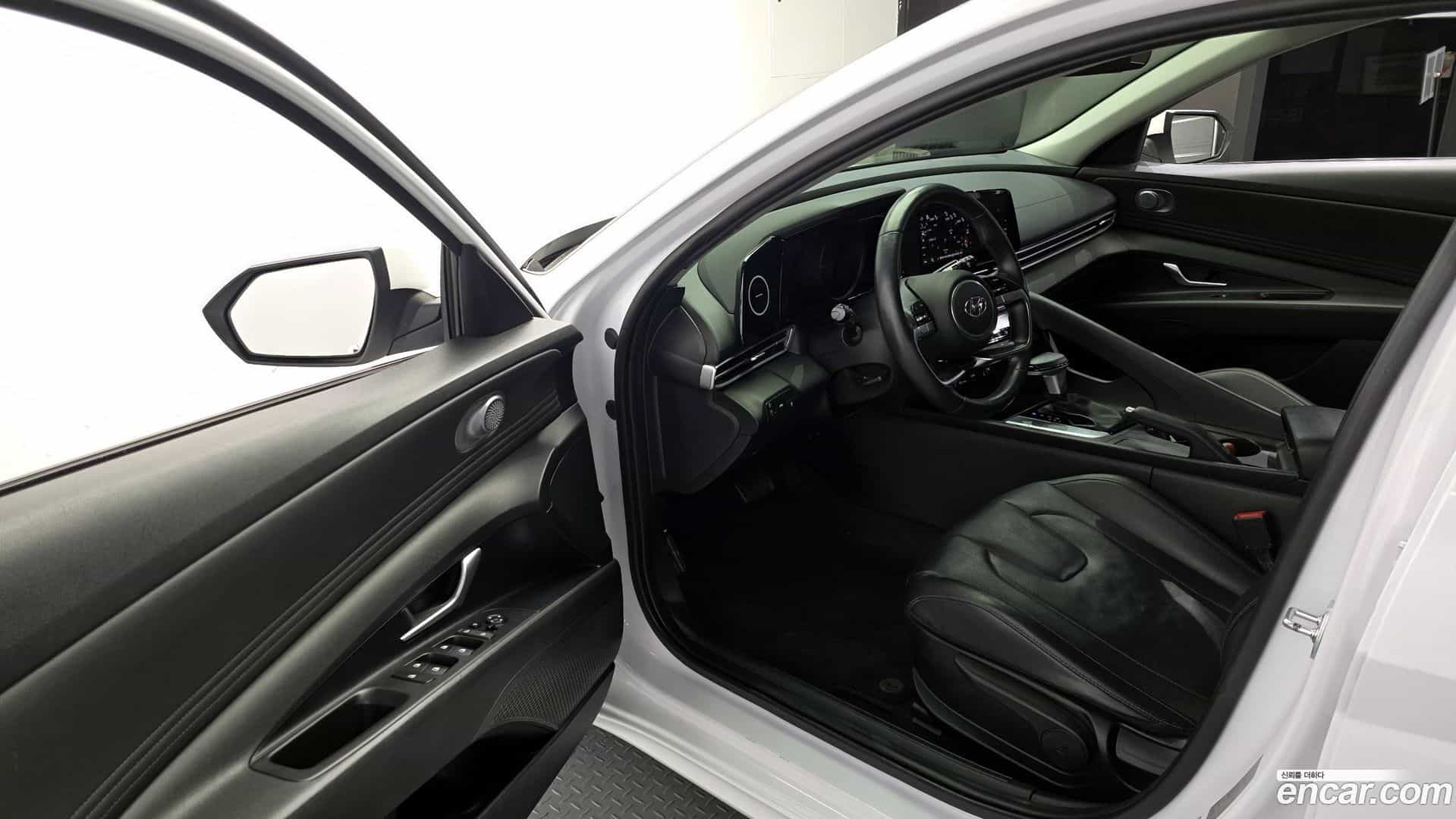 AVANTE Hyundai 2020.5-INNER-010