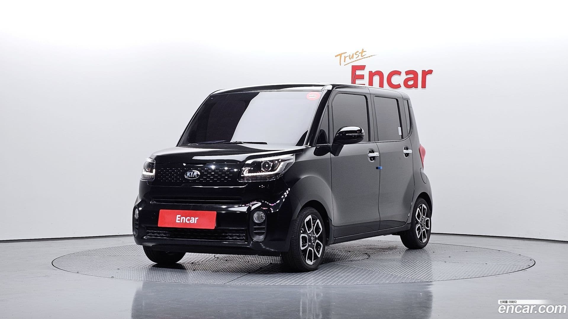 Main__Slider__Photo:RAY Kia 2019.3-0