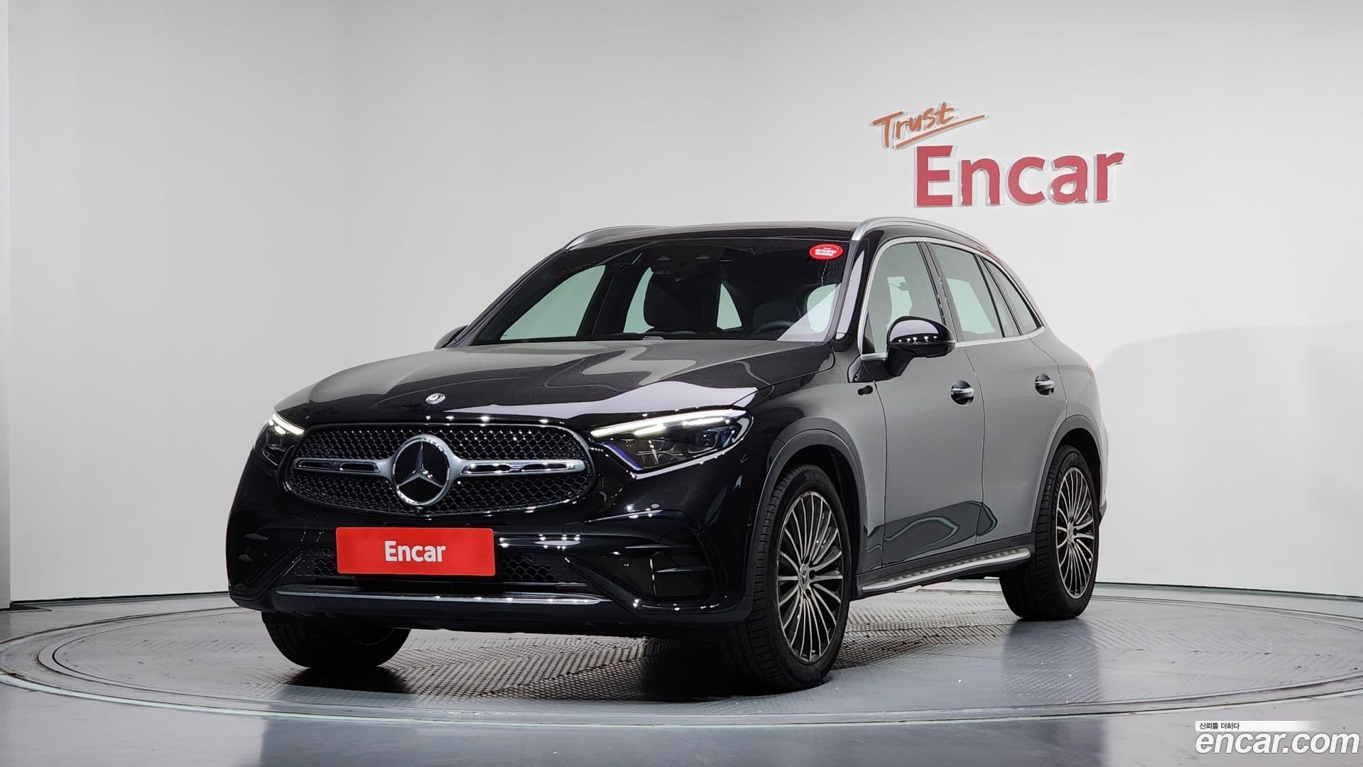 Main__Slider__Photo:GLC-Class Mercedes-Benz 2025.8-0
