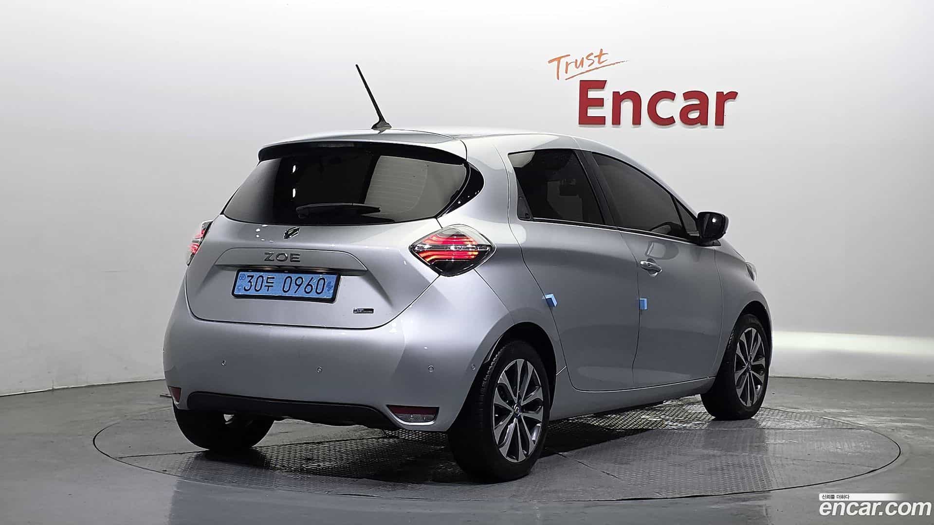 Zoe Renault Korea 2021.7-OUTER-002