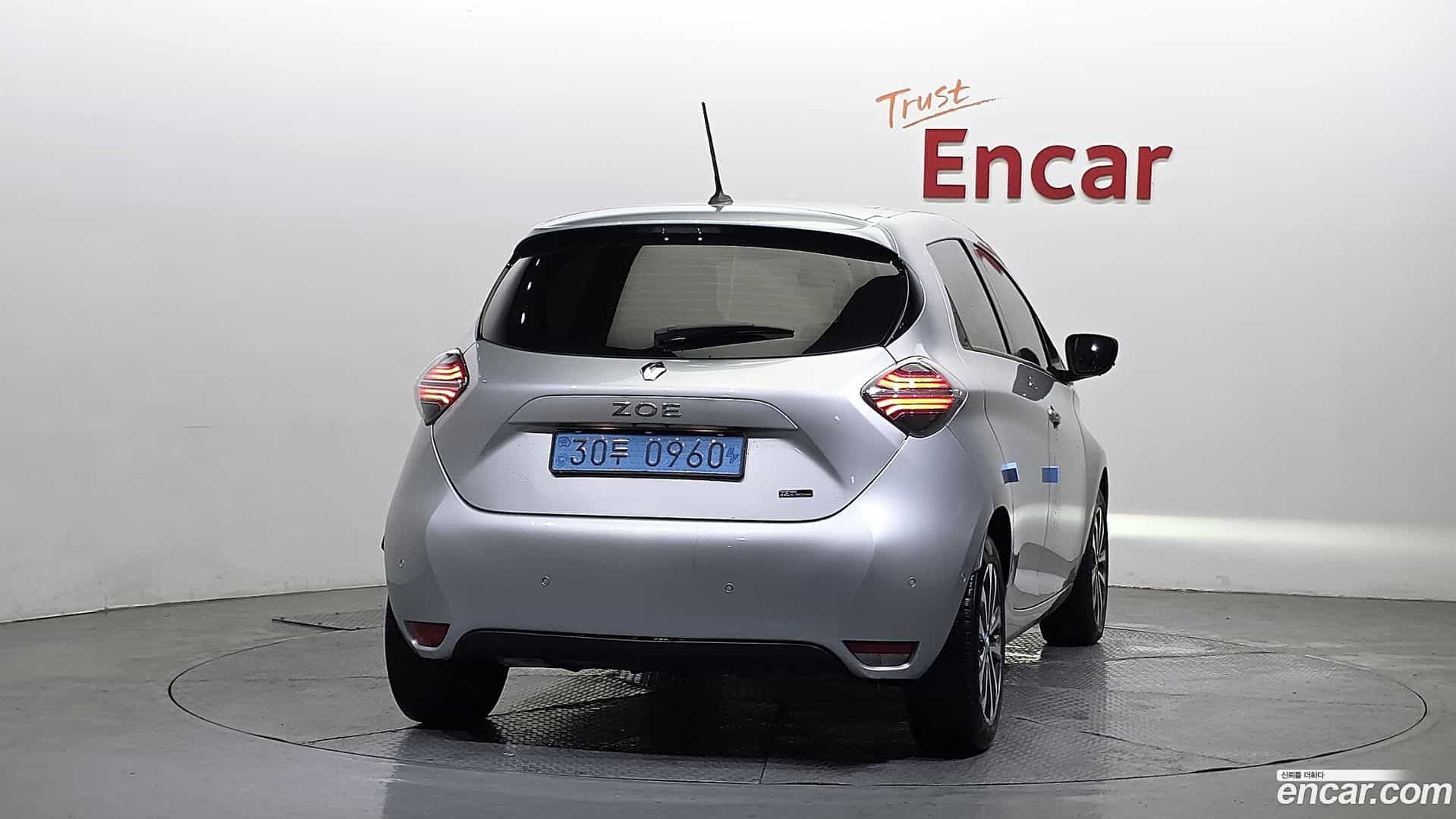 Zoe Renault Korea 2021.7-OUTER-004