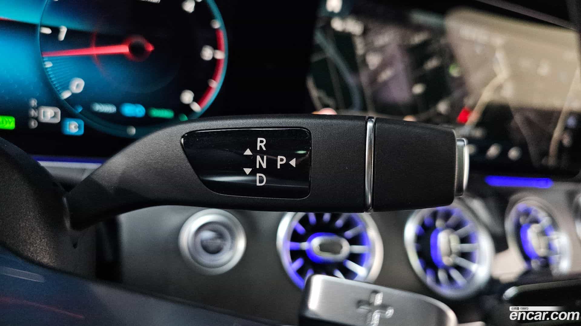 CLS-Class Mercedes-Benz 2022.2-INNER-009