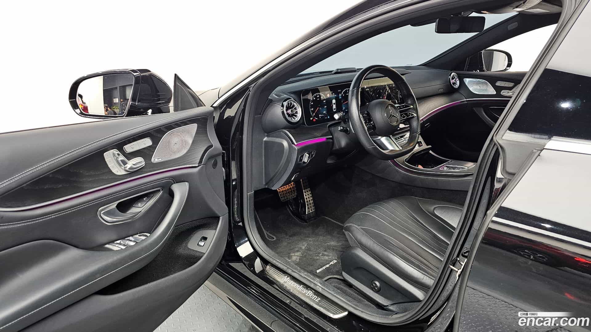 CLS-Class Mercedes-Benz 2022.2-INNER-010