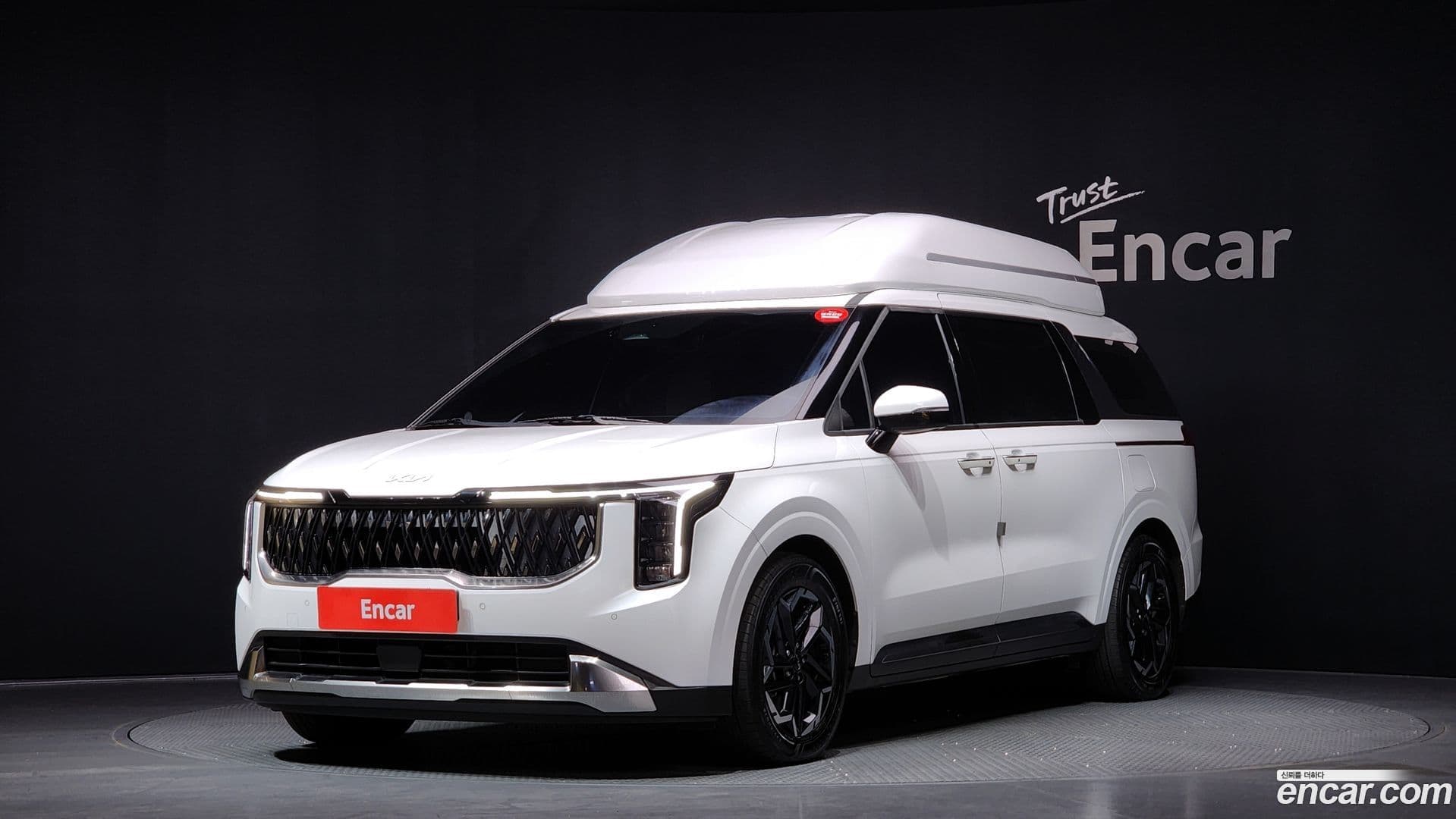 Main__Slider__Photo:Canival Kia 2023.11-0