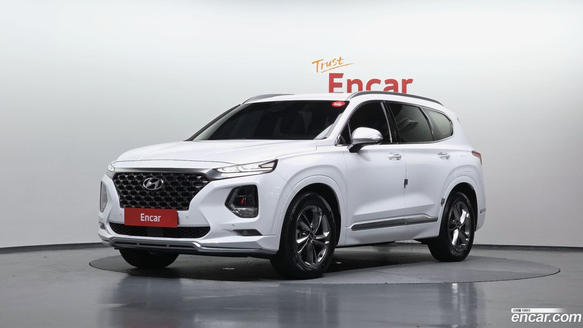 Main__Slider__Photo:Santafe Hyundai 2019.0-0