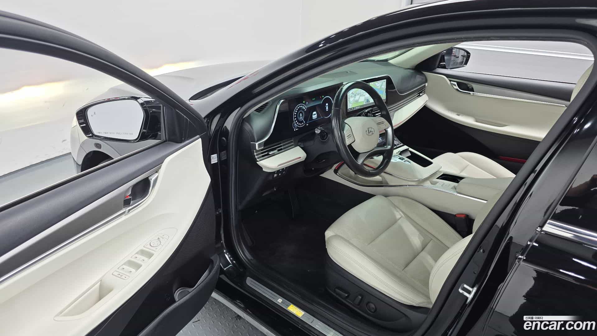 Grandeur Hyundai 2022.4-OPTION-015