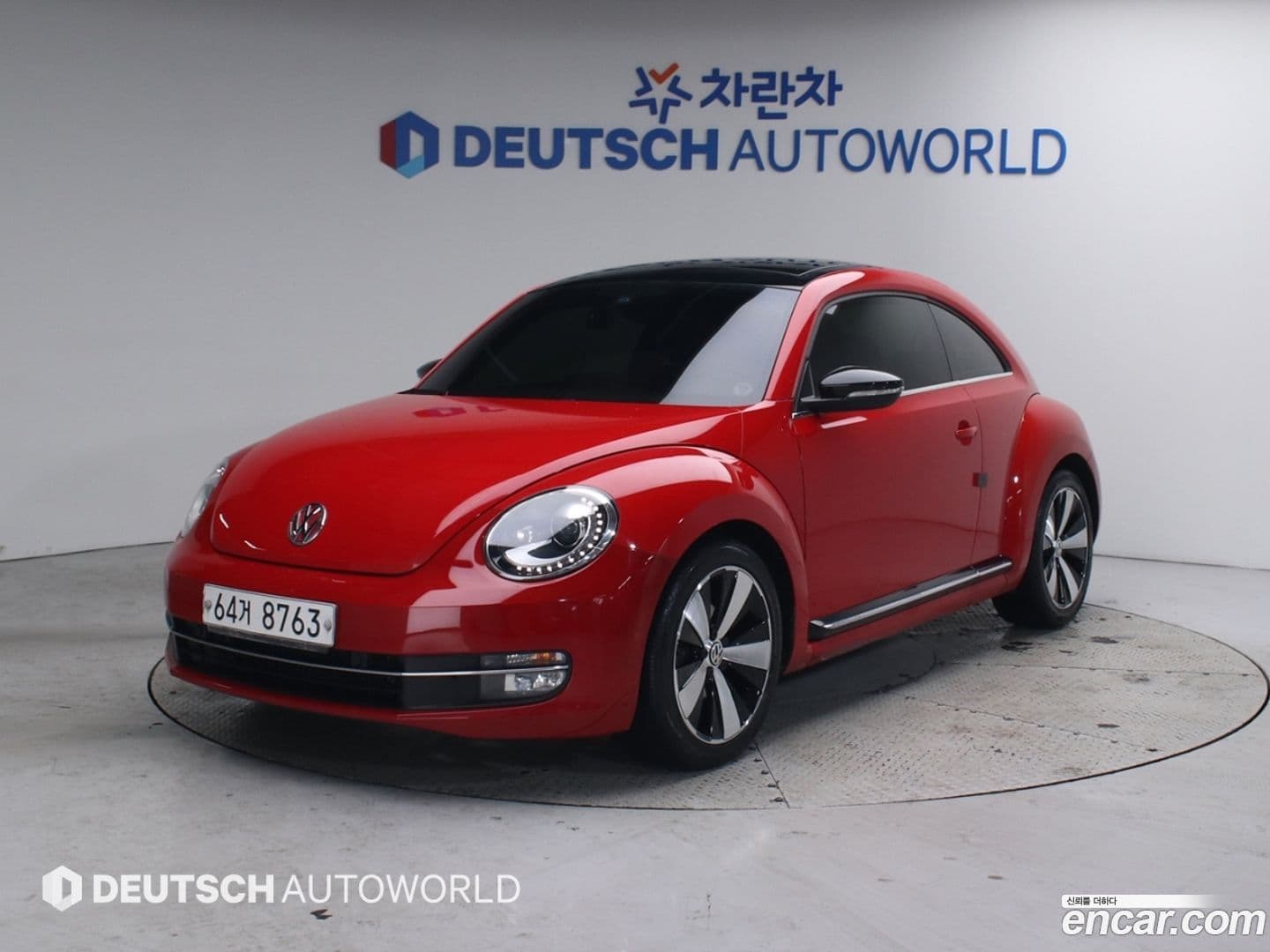 Main__Slider__Photo:Beatle Volkswagen 2014.8-0