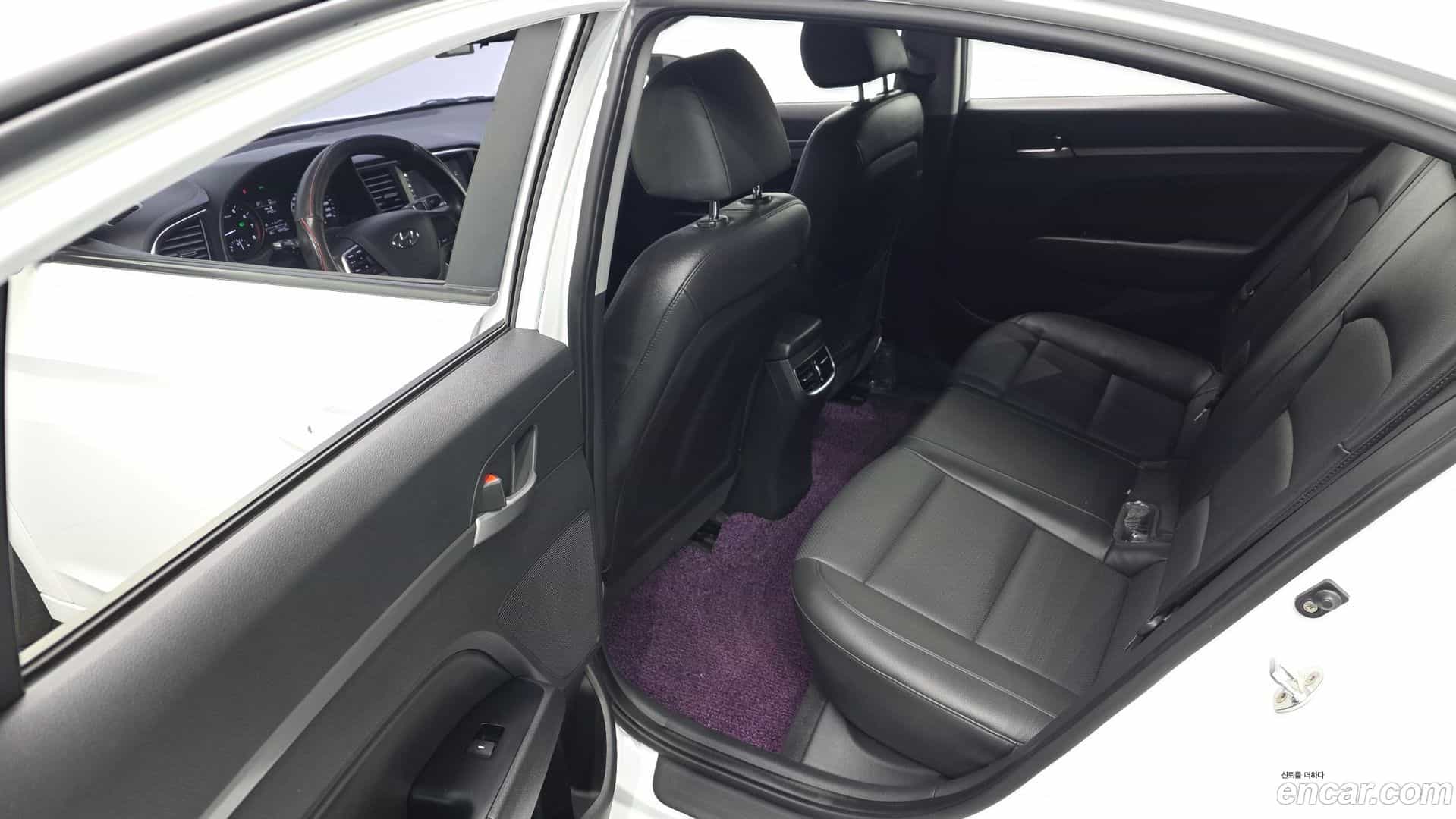 AVANTE Hyundai 2016.8-OPTION-015
