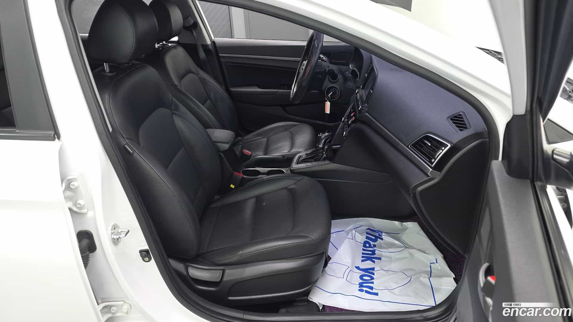 AVANTE Hyundai 2016.8-OPTION-016