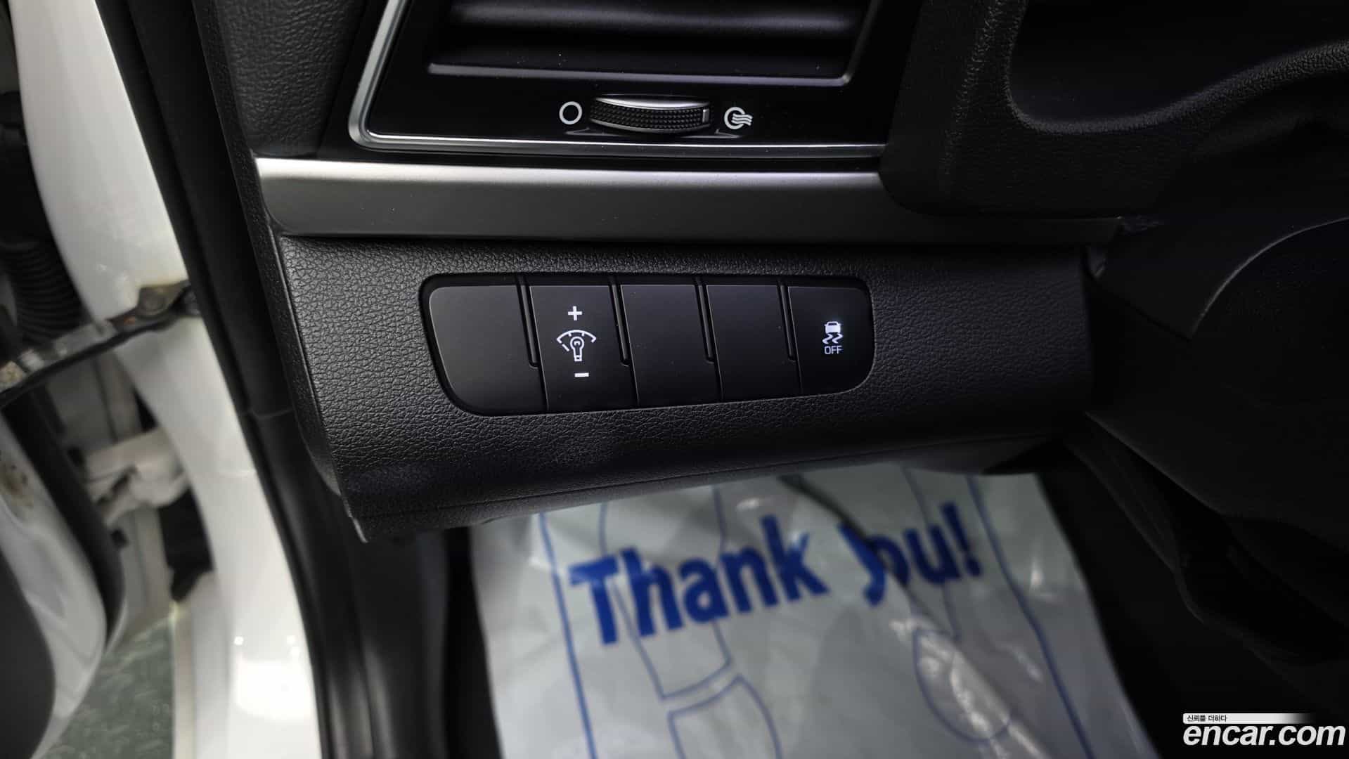 AVANTE Hyundai 2016.8-OPTION-018