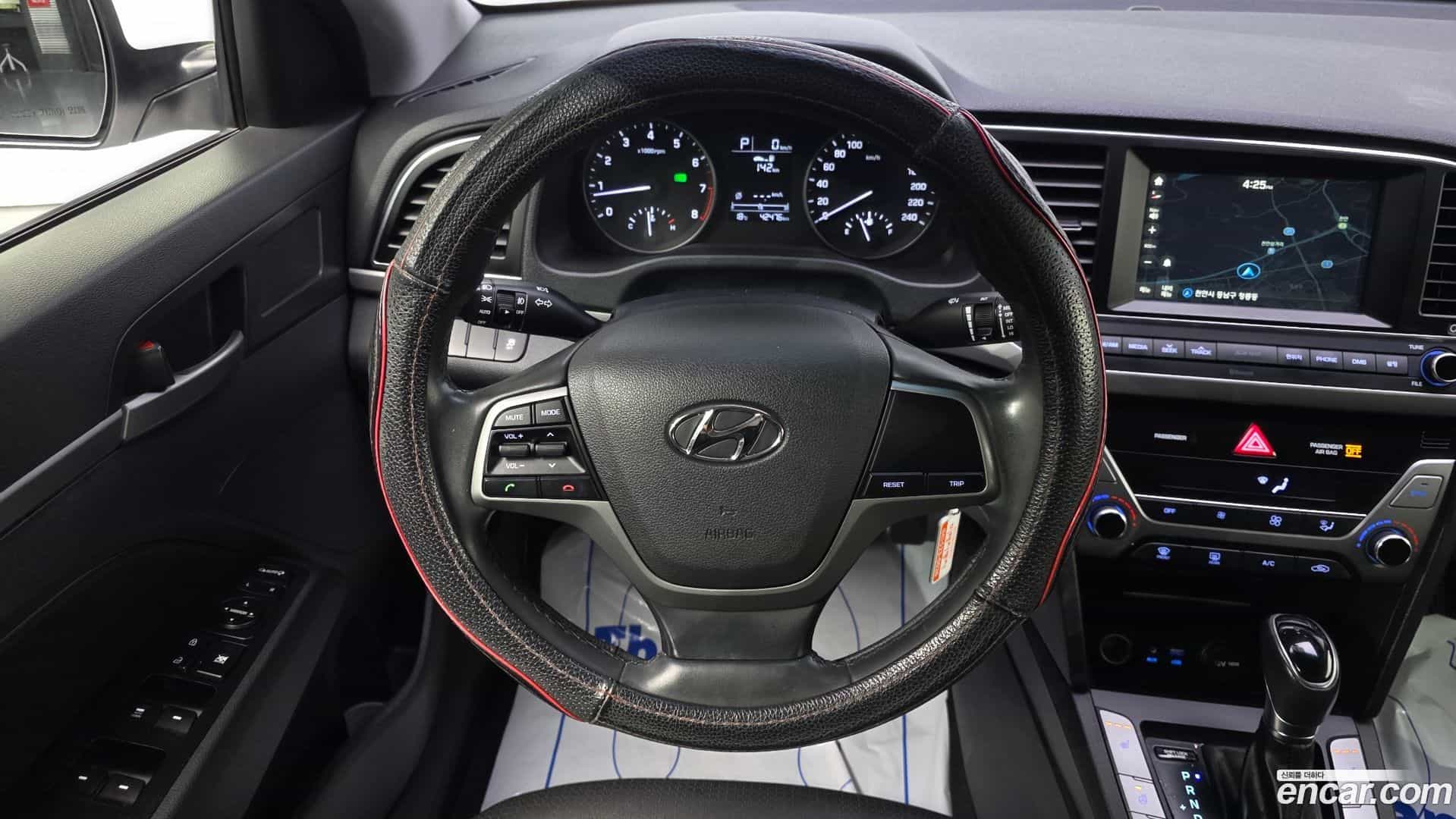 AVANTE Hyundai 2016.8-OPTION-019