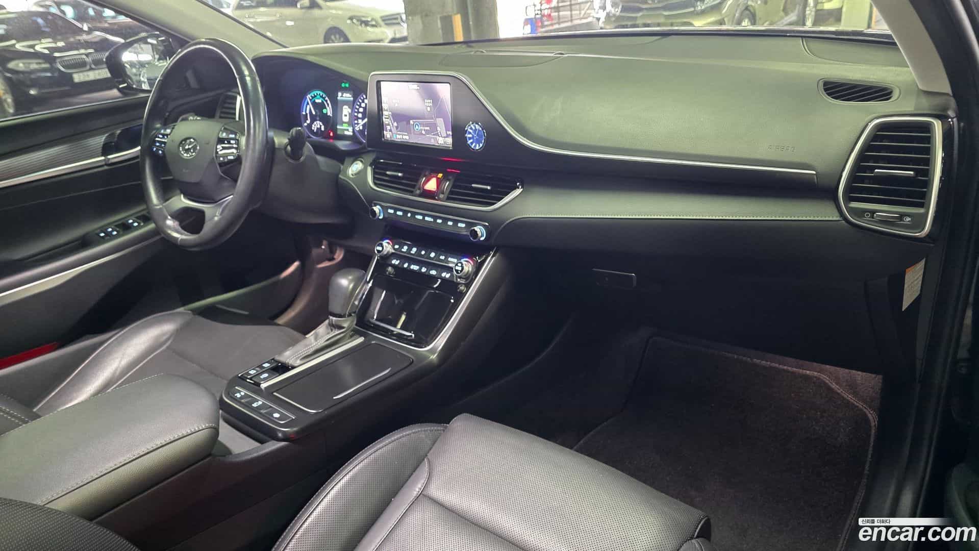 Grandeur Hyundai 2018.6-OPTION-024