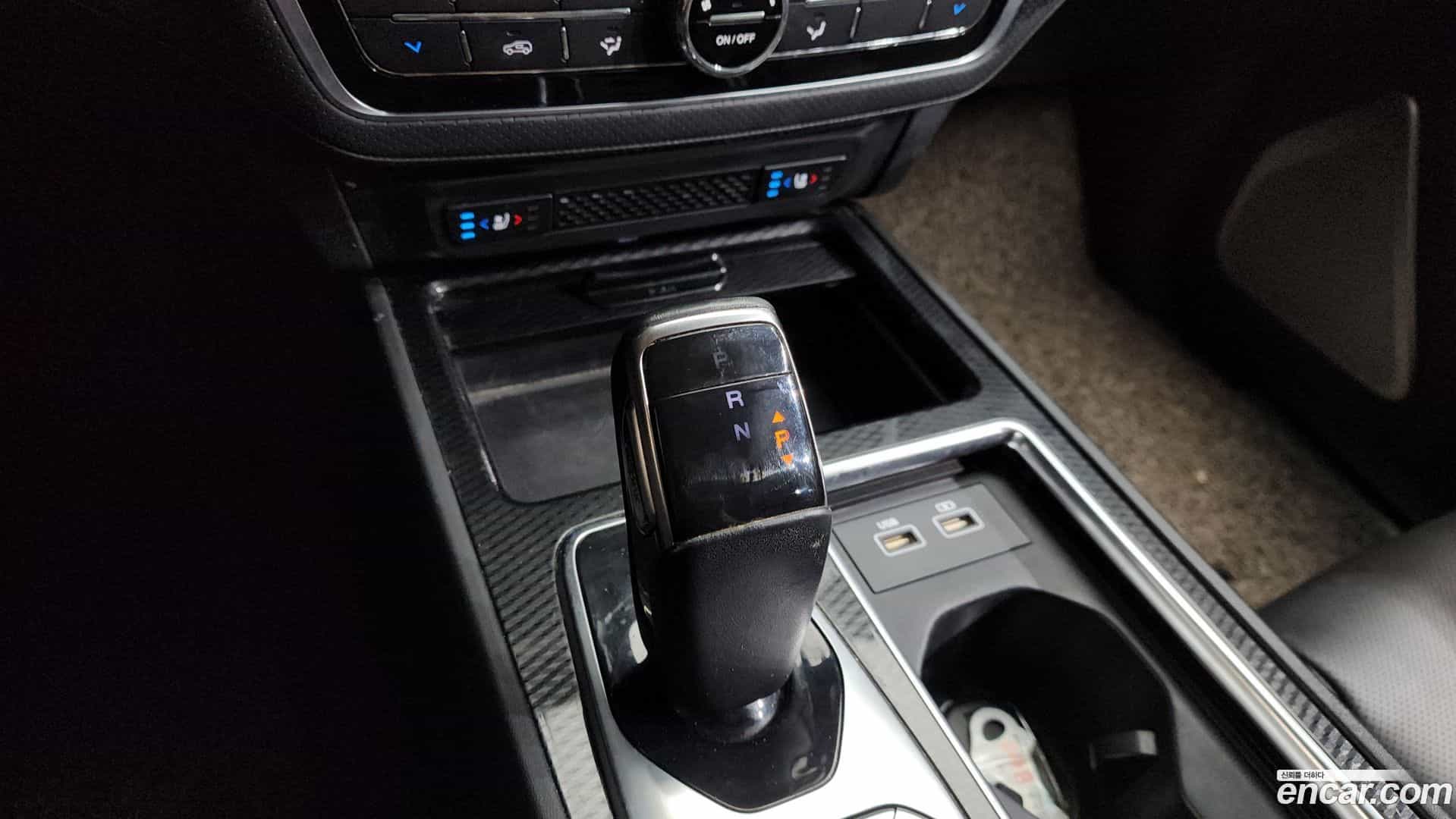 Rexton KG Mobility 2020.10-INNER-009