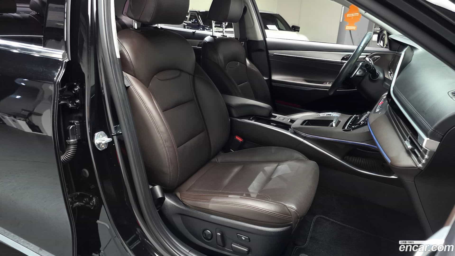 Grandeur Hyundai 2020.10-INNER-010