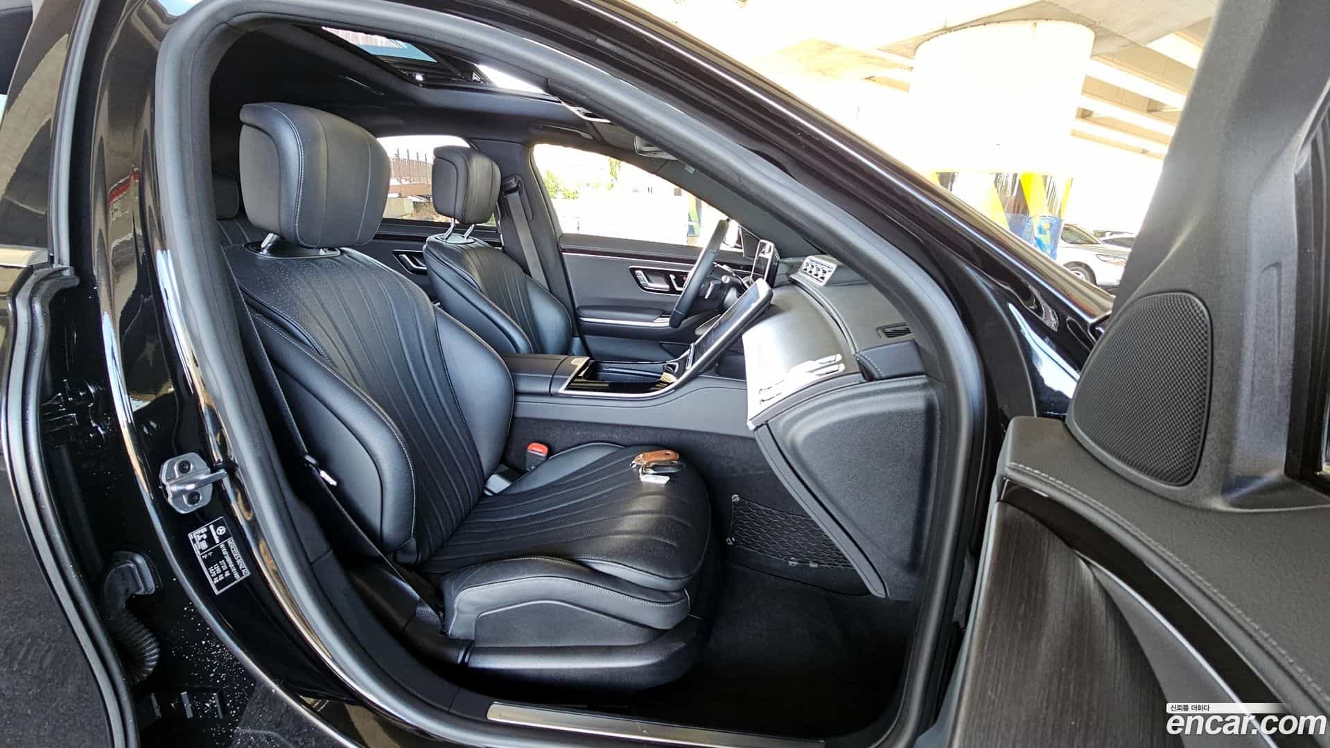 S-Class Mercedes-Benz 2022.0-INNER-010