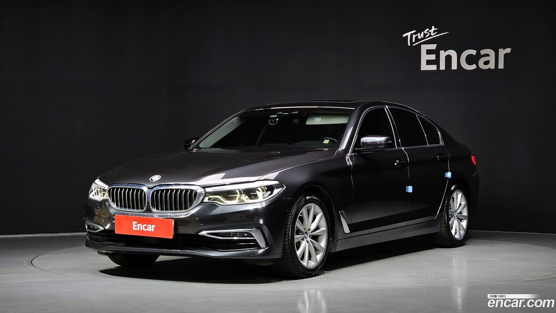 Main__Slider__Photo:5-Series BMW 2019.3-0