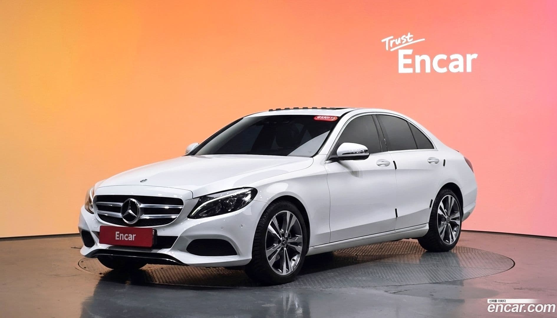 Main__Slider__Photo:C-Class Mercedes-Benz 2018.2-0