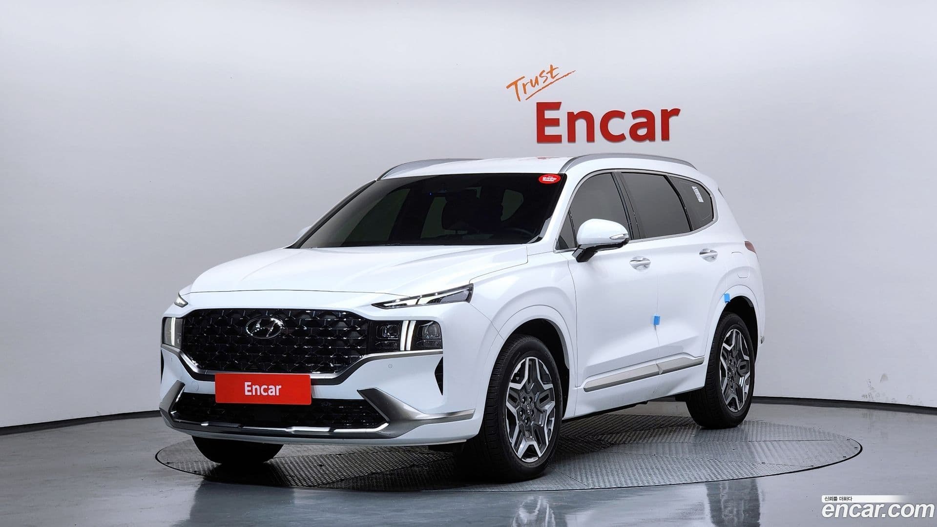 Main__Slider__Photo:Santafe Hyundai 2023.2-0
