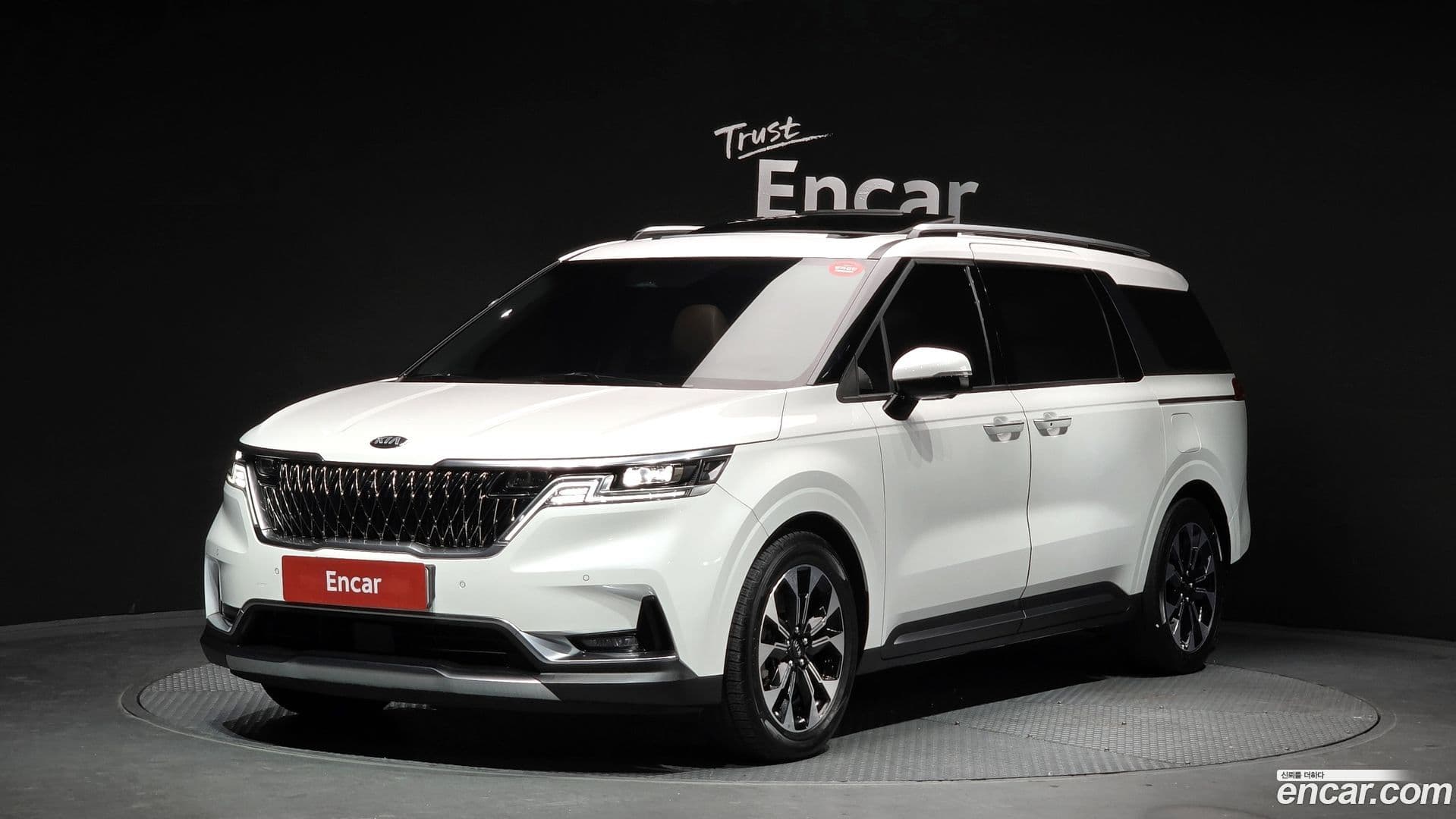 Main__Slider__Photo:Canival Kia 2020.9-0