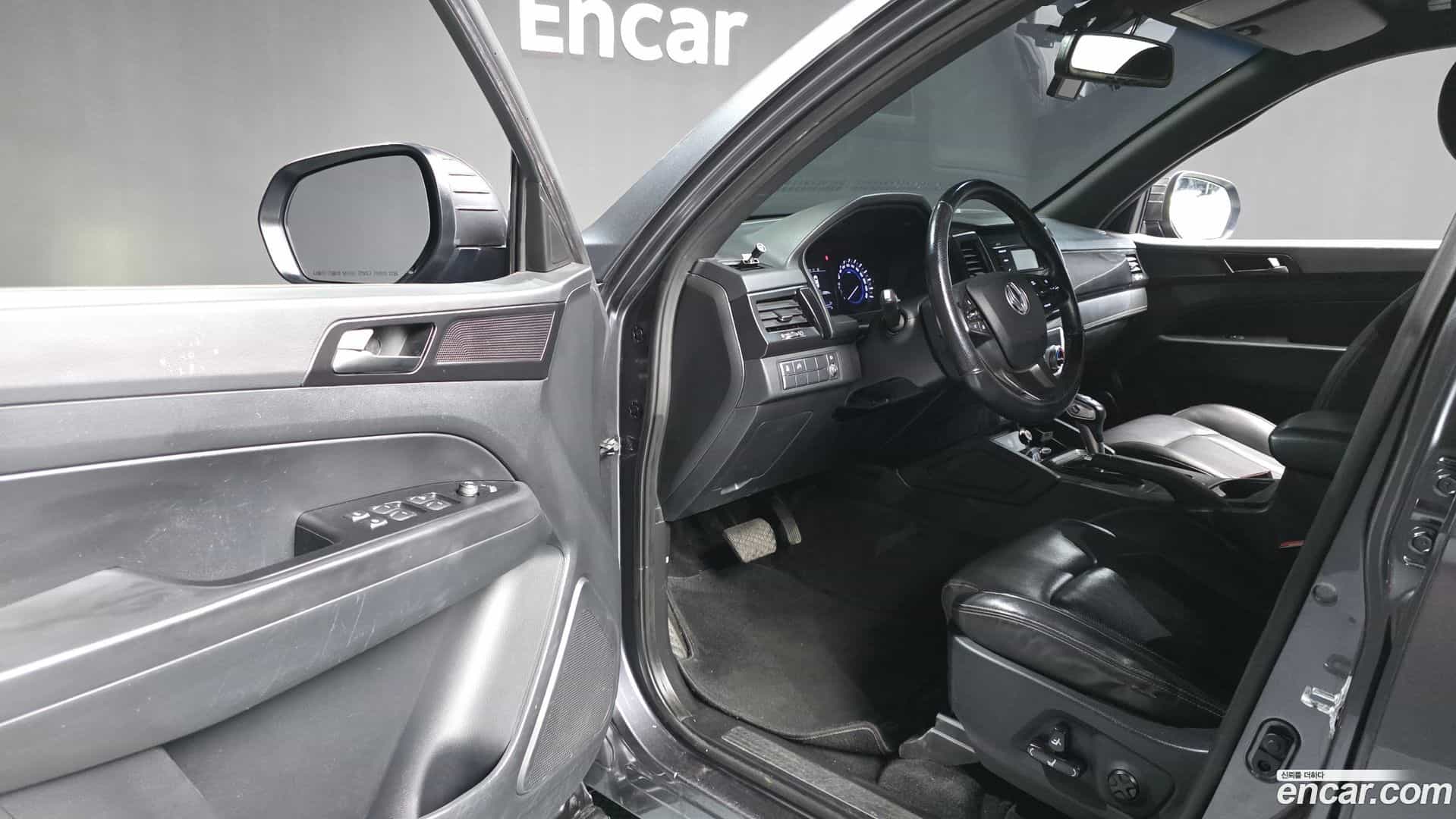 Rexton KG Mobility 2020.1-INNER-010