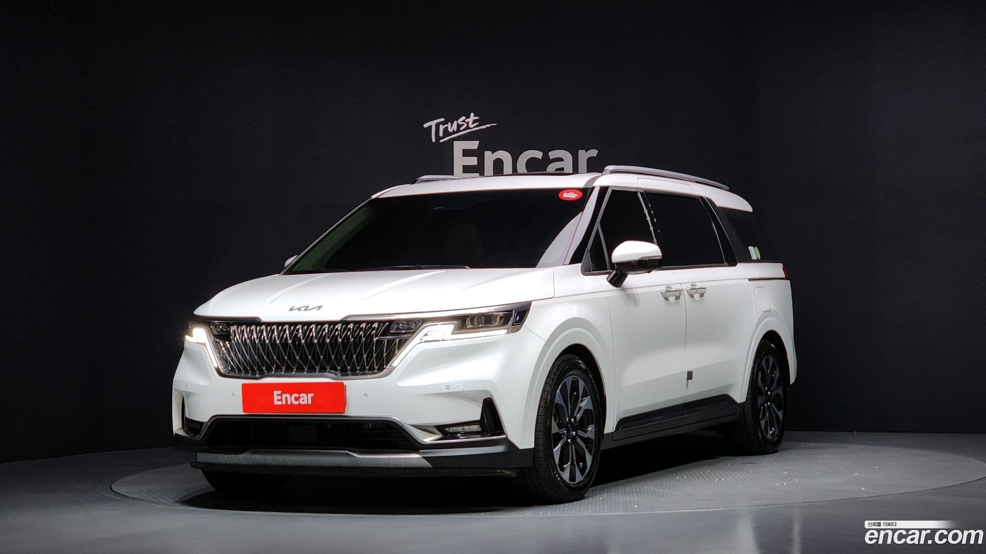 Main__Slider__Photo:Canival Kia 2022.5-0