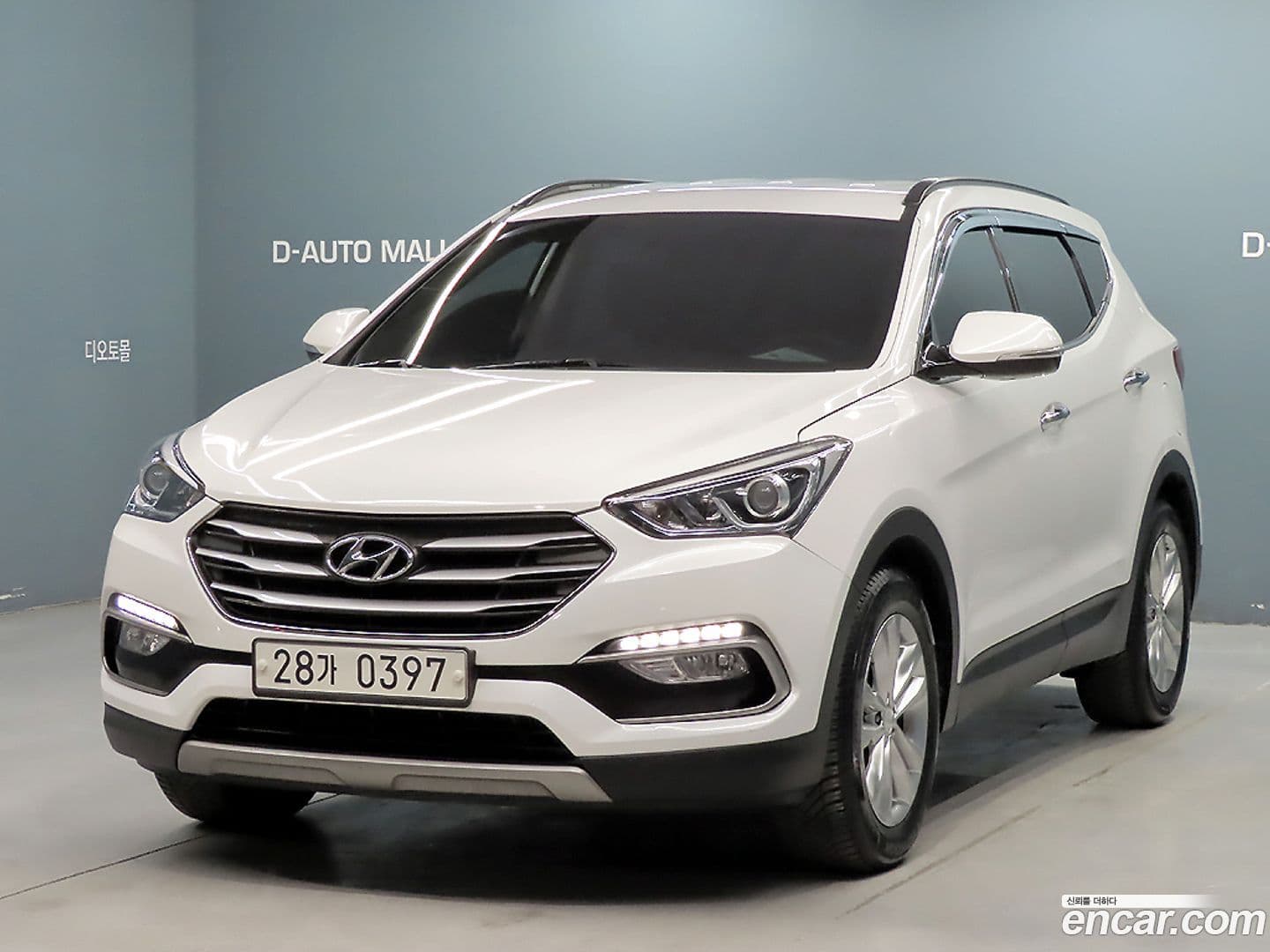Main__Slider__Photo:Santafe Hyundai 2016.7-0