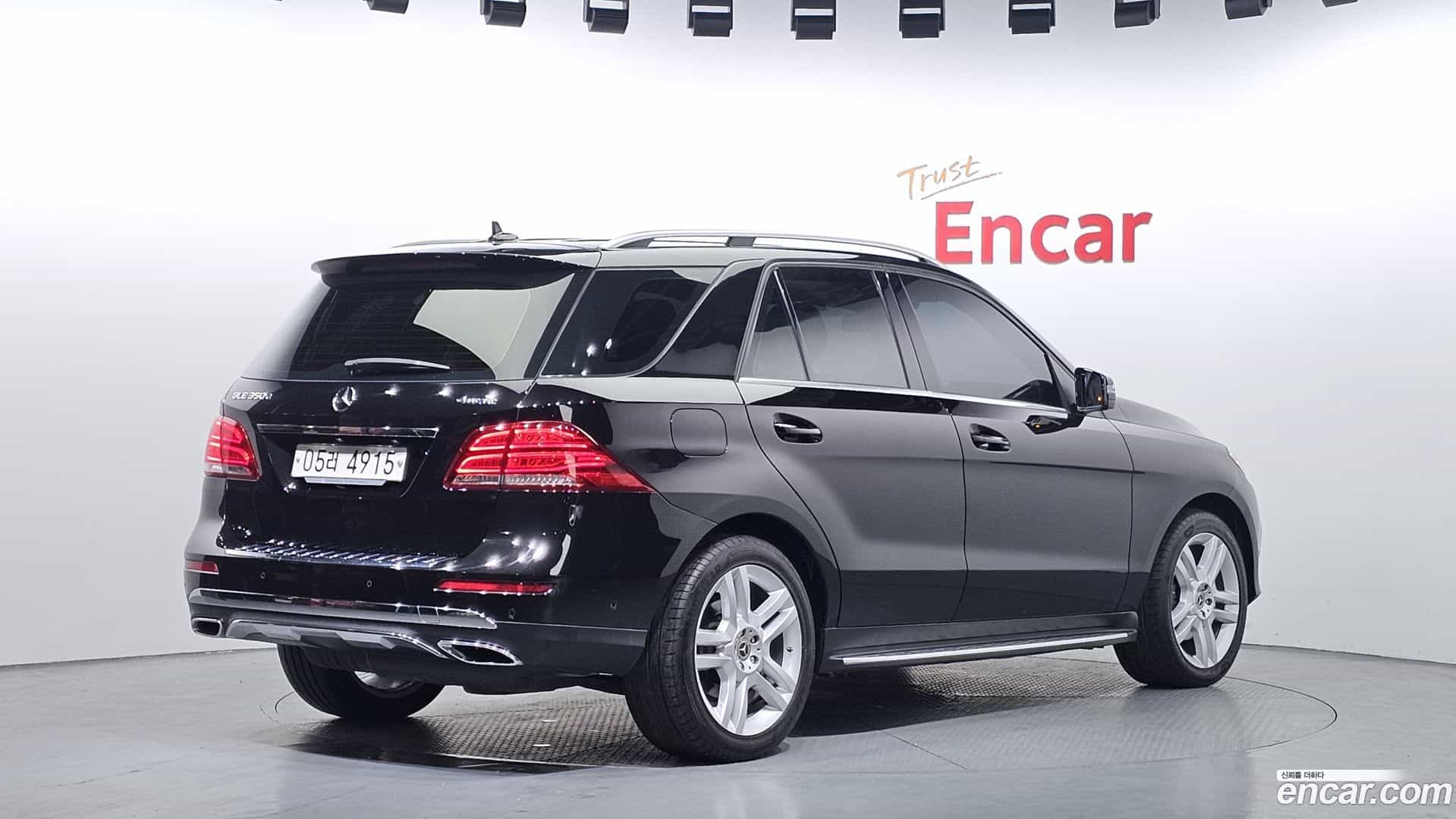 GLE-Class Mercedes-Benz 2018.6-OUTER-002
