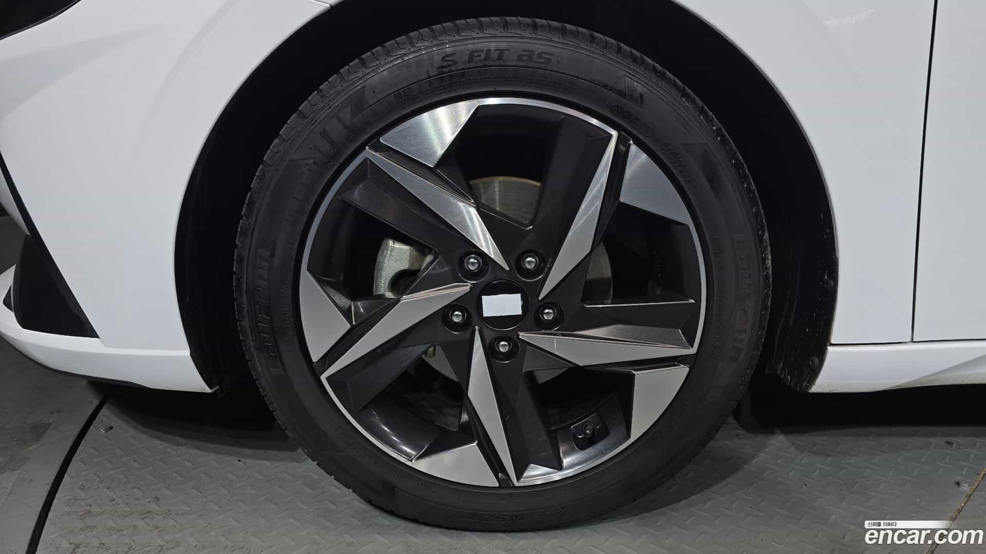 AVANTE Hyundai 2020.7-OUTER-005